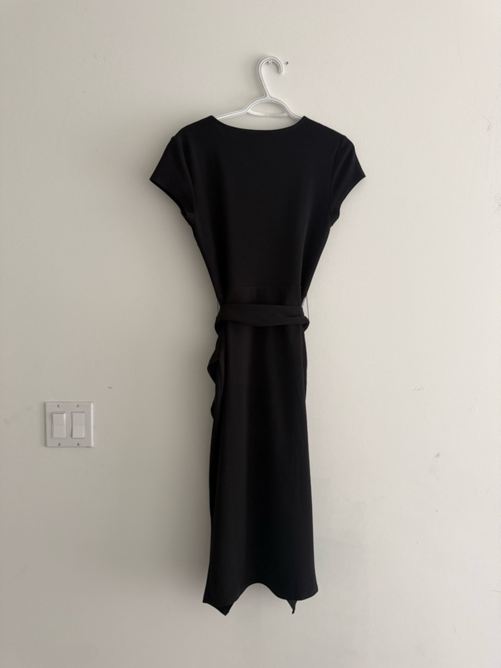 Lipsy little black midi Dress with tie waist size 6 - Picture 9 of 9